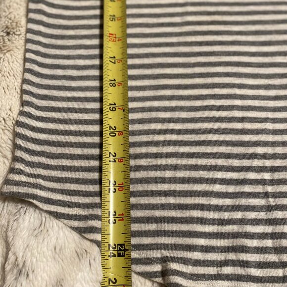 Ann Taylor Loft Top - Picture 5 of 6